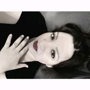 Meet your Posher, Monique